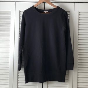 Gap Maternity black sweatshirt